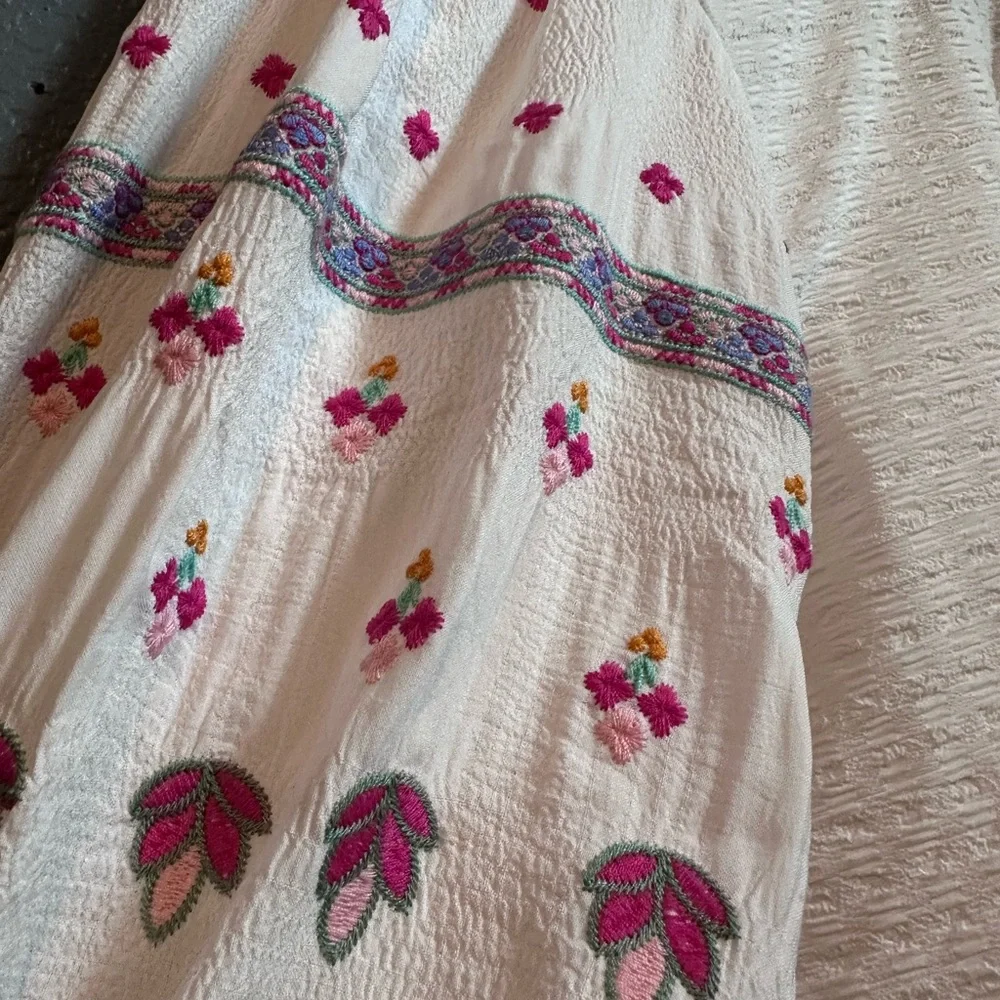 THML NWOT white embroidered puff sleeve shirt women’s small - Picture 3 of 5